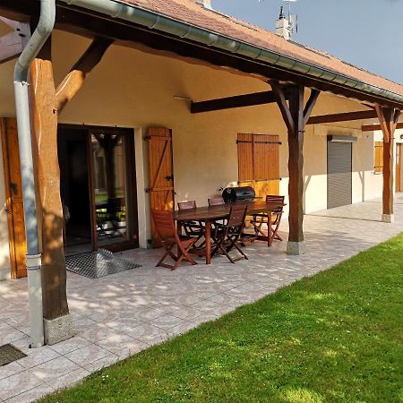 Villa Le Logis Du Der Giffaumont-Champaubert Exterior foto